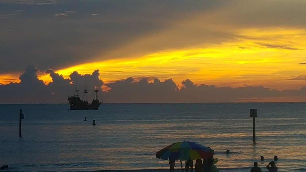 Clearwater-Beach-pirate-ship